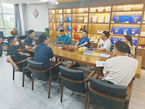 【動態(tài)健特】上海和樂春暉電子商務有限公司首席執(zhí)行官劉迎彬、首席運營官浦明輝一行蒞臨公司參觀指導